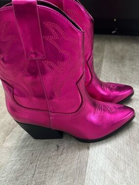 Soda Metallic Hot Pink Western Ankle Boots